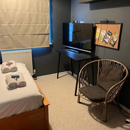 Stylish Double Room In Shared Apartment In Oxfordshire Extérieur photo